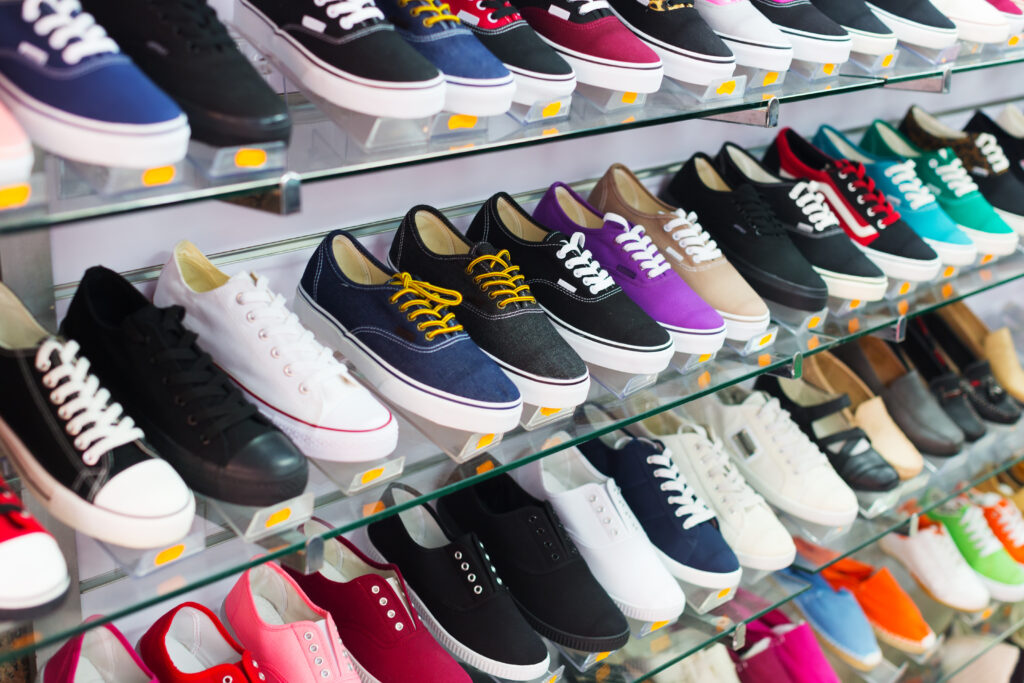 agencement-magasin-de-chaussures-basket